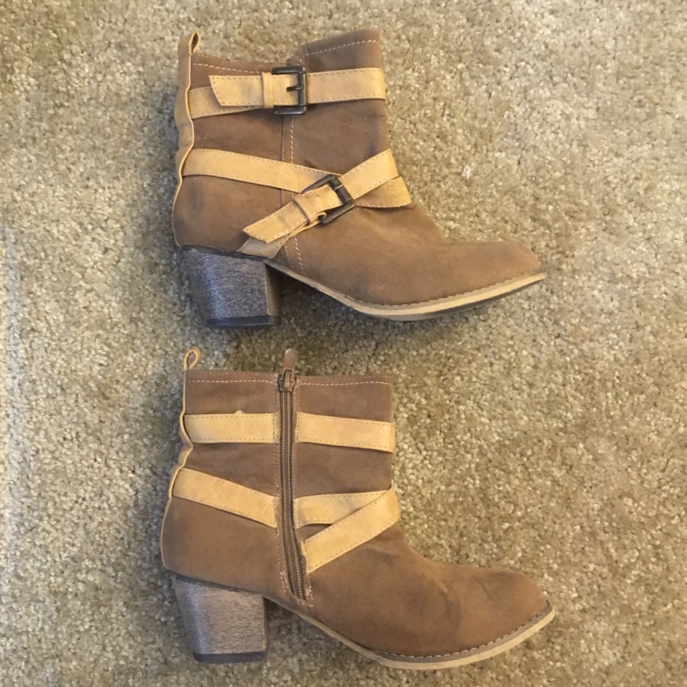 JustFab Justina Strappy Boots - Picture 2 of 8